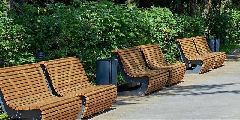 В Измайловском лесопарке планируют установить 40 новых скамеек
