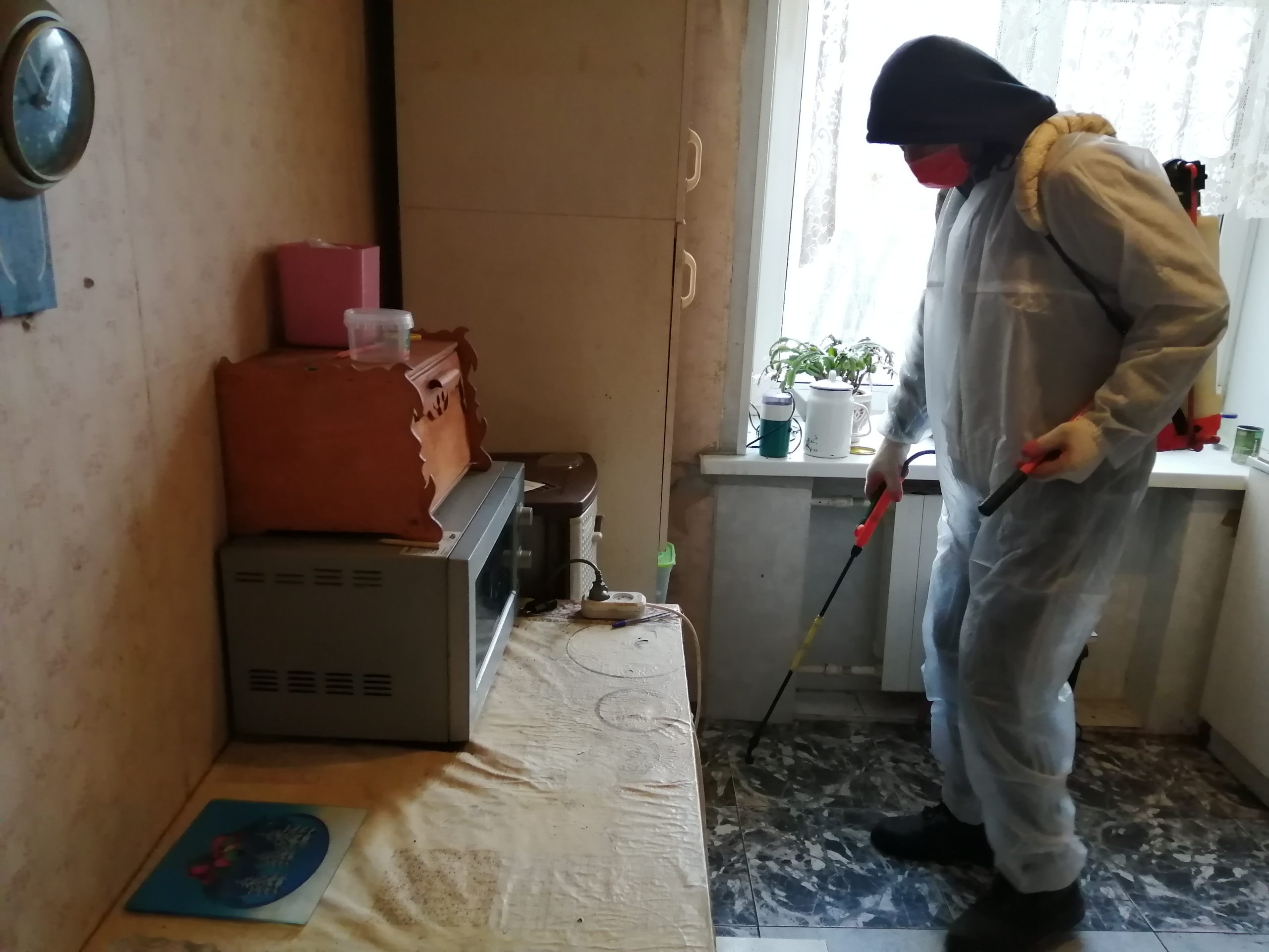 Сотрудники &#171;Жилищника&#187; помогли в генеральной уборке квартиры пенсионерке с инвалидностью на 7-й Парковой