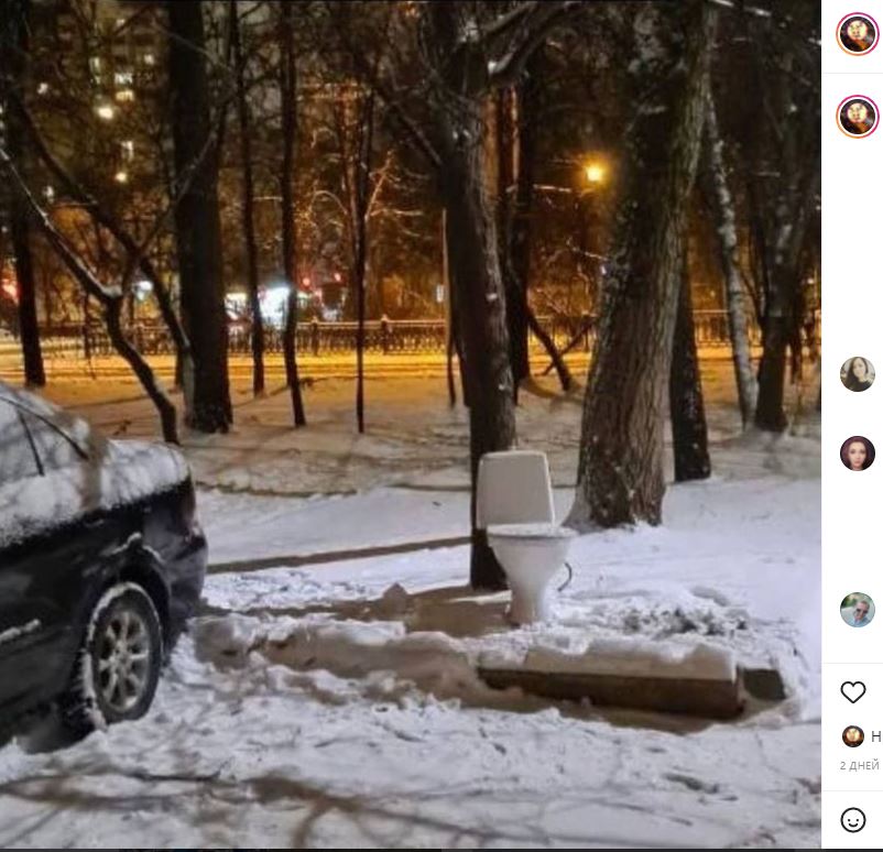 В Измайлове заметили бесхозный уличный унитаз